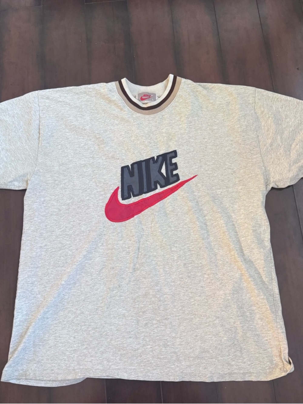 N ike Light Heather Tan with Red Swoosh t Shirt Men’s Sz Large re Pro